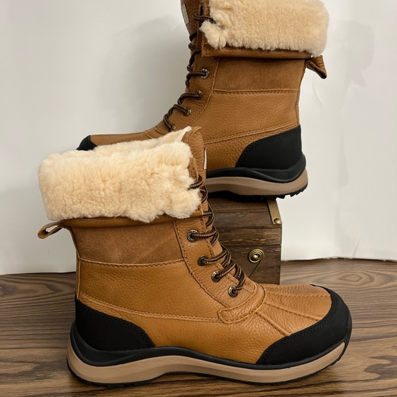 UGG Women's Adirondack III Chestnut Brown Waterproof Leather Snow Boots  Size 8 - Picture 2 of 12
